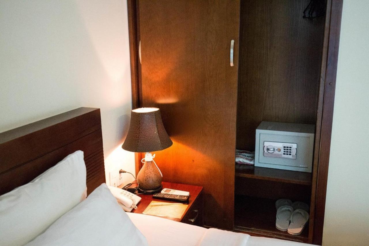 Empress Hotel Ho Chi Minh City Bagian luar foto